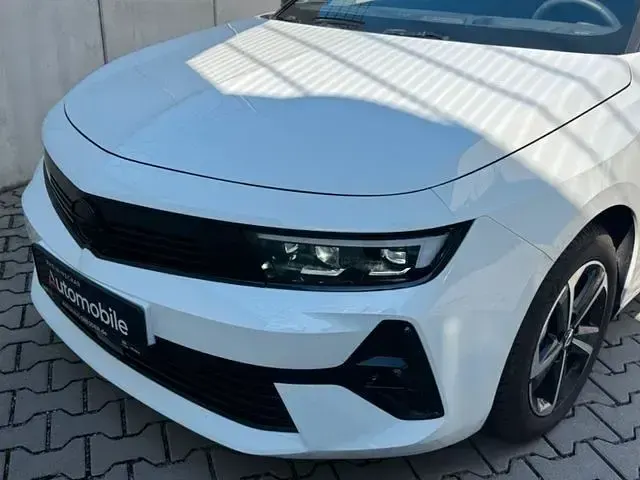 Gebraucht Opel Astra 131 PS (96 kW) 2024 Weiß Kleinwagen