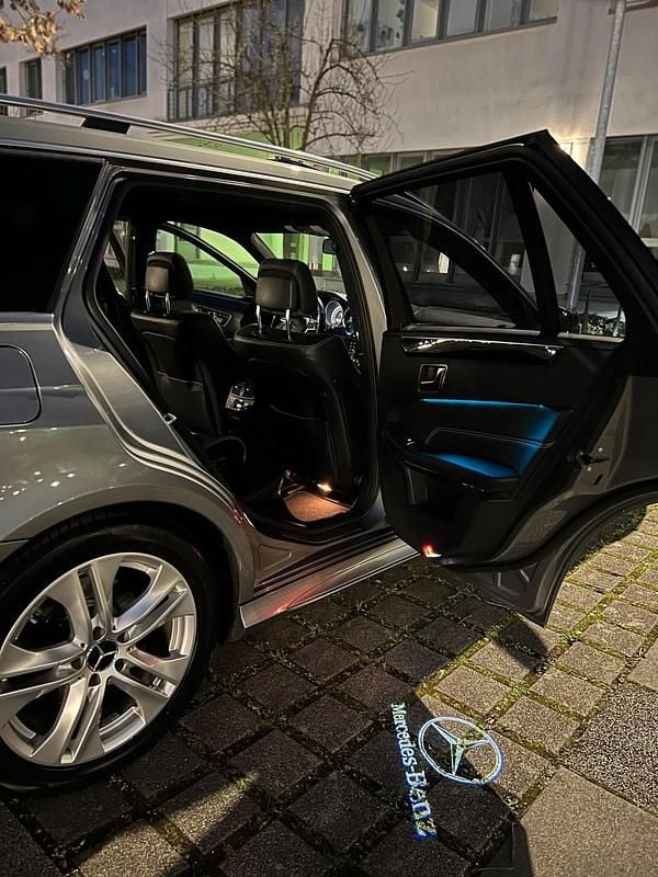Gebraucht Mercedes E350 258 PS (189 kW) 2014 Grau Kombi