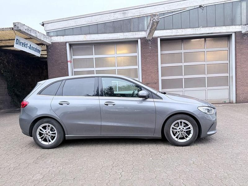 Gebraucht Mercedes B180 116 PS (85 kW) 2020 Grau Van / Kleinbus