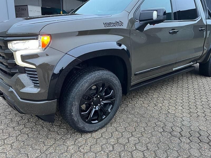 Gebraucht Chevrolet Silverado 426 PS (313 kW) 2025 Braun Limousine