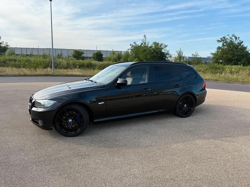 Schwarz Gebraucht 2010 BMW 318 Kombi | 7.000 € (Etwas zu teuer) - Bild 1/4