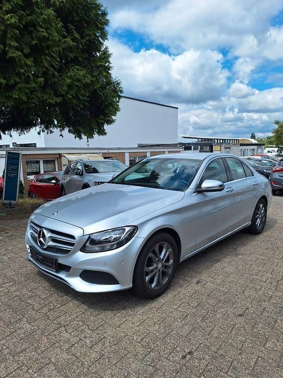 Gebraucht Mercedes C180 156 PS (114 kW) 2016 Silber Limousine