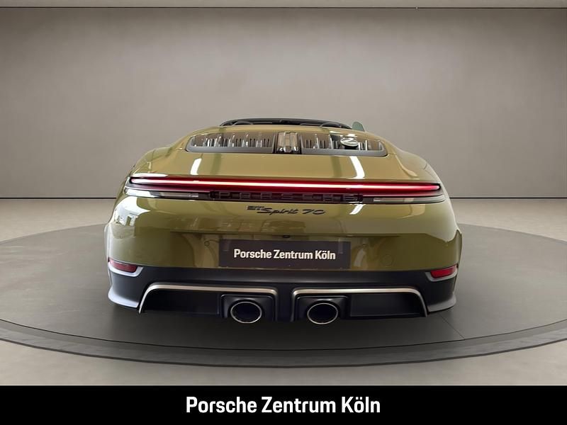 Neu Porsche 992 541 PS (397 kW) 2026 Gruen Cabrio