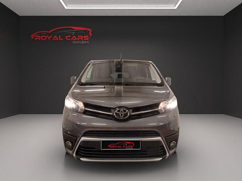 Gebraucht Toyota Proace Verso 177 PS (130 kW) 2017 Grau Kombi