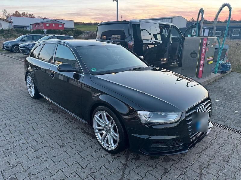 Schwarz Gebraucht 2015 Audi A4 S-Line Kombi | 12.199 € (Fairer Preis) - Bild 1/4