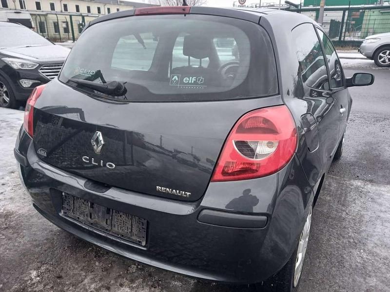 Gebraucht Renault Clio II Dynamique 75 PS (55 kW) 2006 Grau eclipse Kleinwagen
