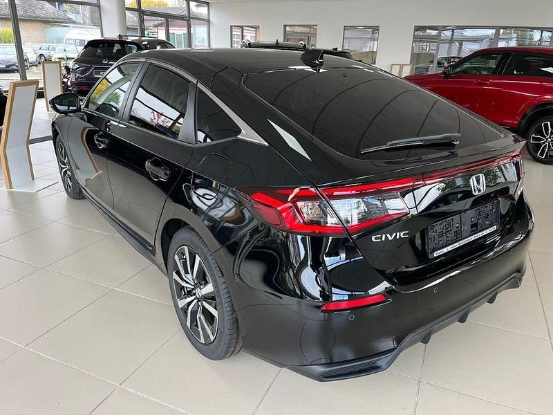 Neu Honda Civic Elegance 143 PS (105 kW) 2025 Schwarz Limousine