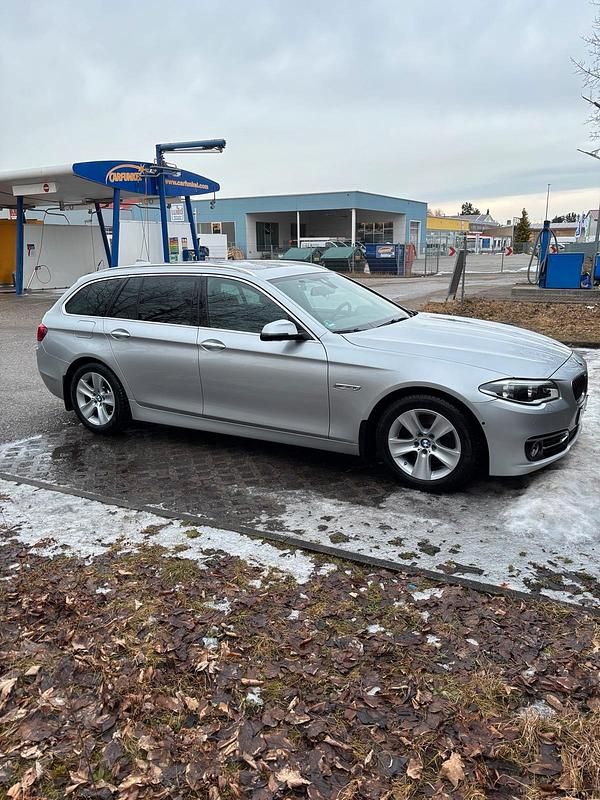 Gebraucht BMW 520 190 PS (139 kW) 2017 Silber Kombi