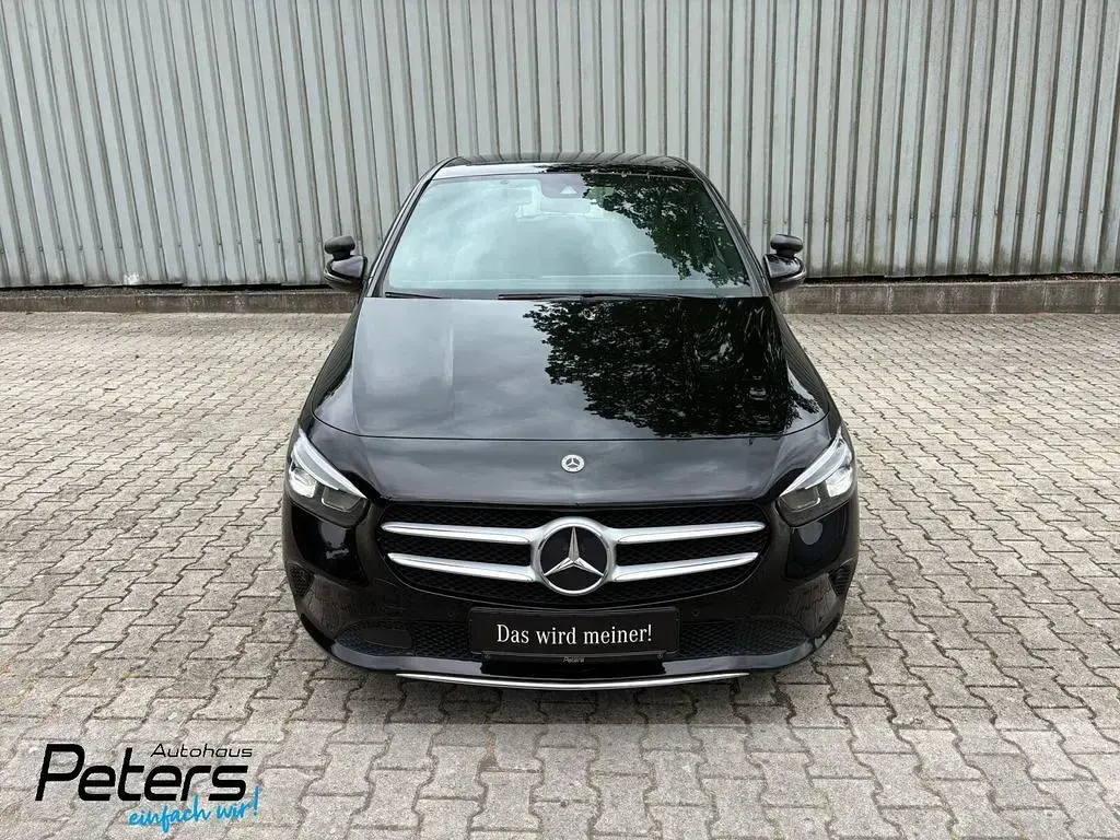 Gebraucht Mercedes B180 116 PS (85 kW) 2021 Schwarz Kleinwagen