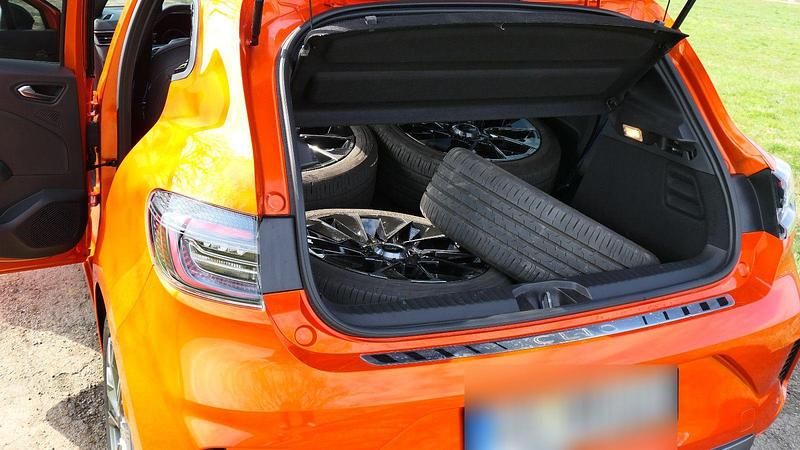 Gebraucht Renault Clio V Esprit Alpine 143 PS (105 kW) 2024 Orange Kleinwagen