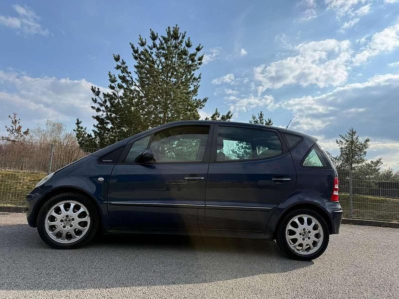 Gebraucht Mercedes A190 Elegance 125 PS (91 kW) 2002 Blau Limousine