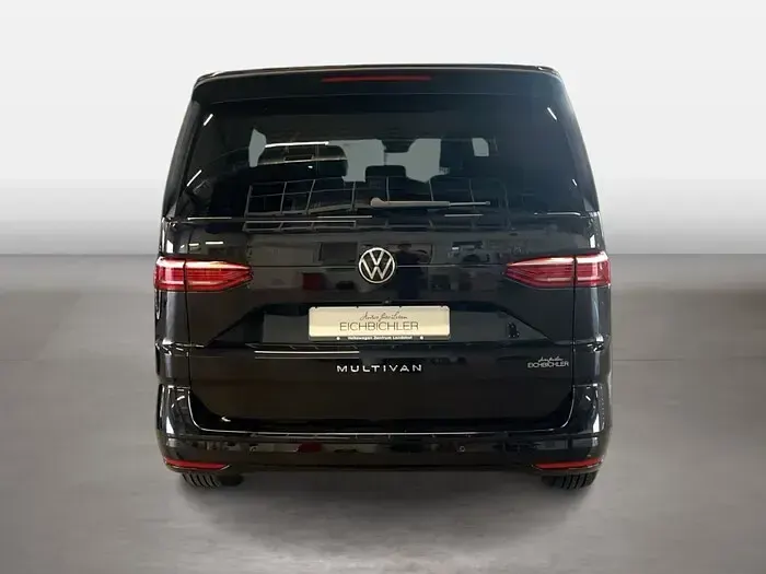 Gebraucht VW Multivan Life 150 PS (110 kW) 2023 Deep black perleffekt Van / Kleinbus