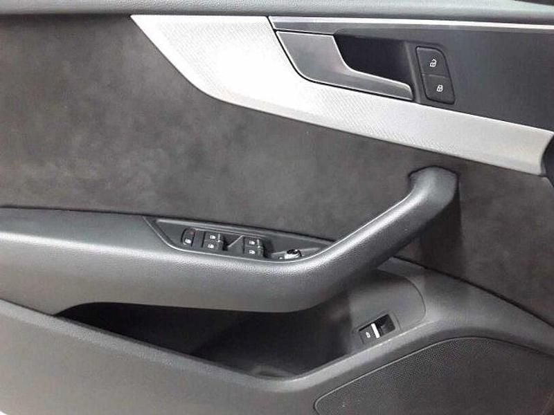 Gebraucht Audi A4 Advanced 204 PS (150 kW) 2021 Mythosschwarz metallic Limousine