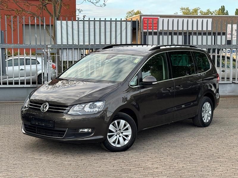 Second-hand VW Sharan 150 CP (110 kW) 2020 Maro Monovolum