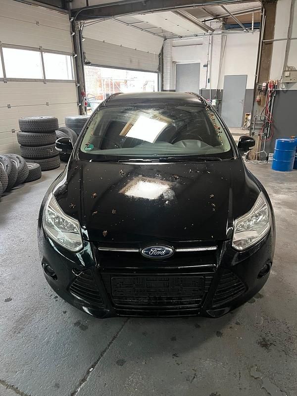 Gebraucht Ford Focus 125 PS (91 kW) 2013 Schwarz Kombi