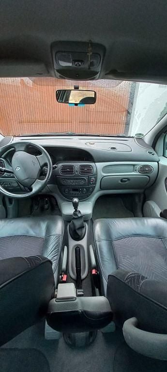 Grau Gebraucht 2002 Renault Mégane Expression Limousine | 1.200 € (Guter Preis) - Bild 1/4
