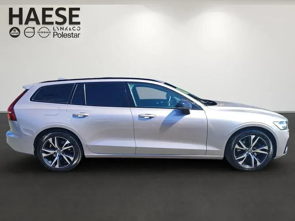 Gebraucht Volvo V60 Ultra 197 PS (144 kW) 2025 Aurora silver Kombi