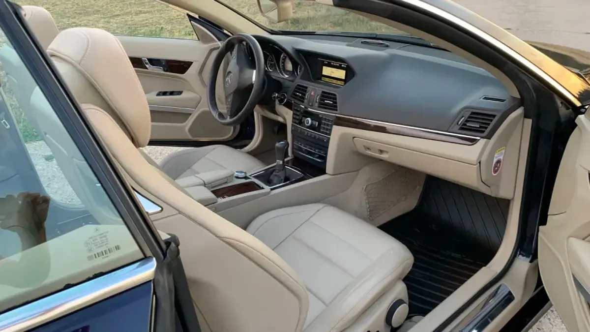 Usado Mercedes E200 Avantgarde 184 CV (135 kW) 2010 Azul Descapotable