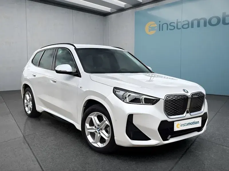 Gebraucht BMW iX1 230 kW (313 PS) 2024 Weiß SUV