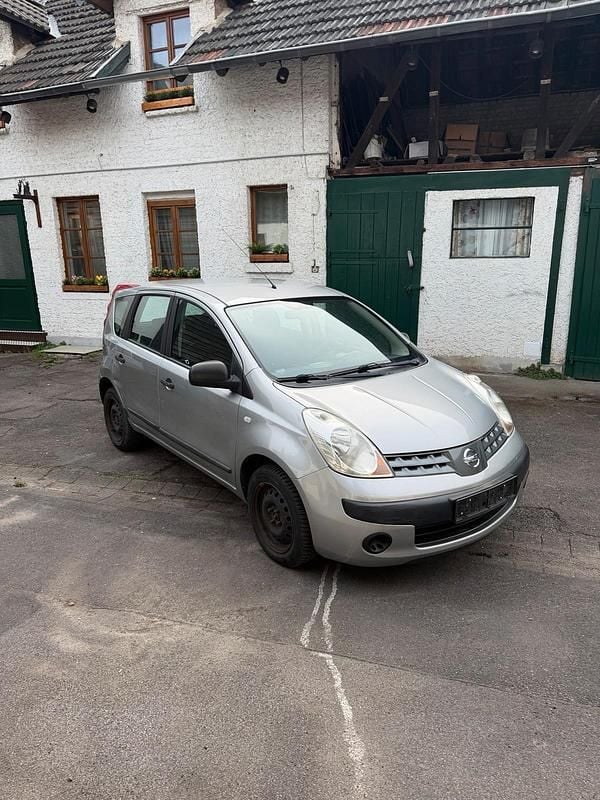 Usata Nissan Note 88 CV (64 kW) 2007 Argento Utilitaria