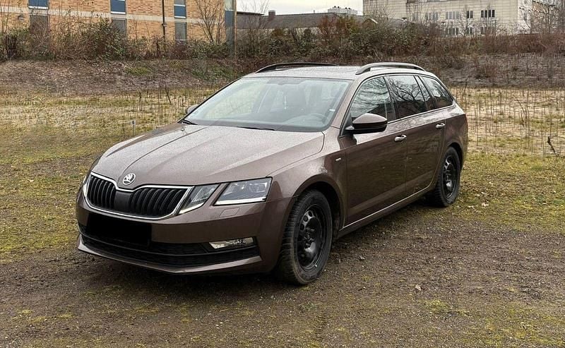 Gebraucht Skoda Octavia Clever 179 PS (131 kW) 2018 Braun Kombi