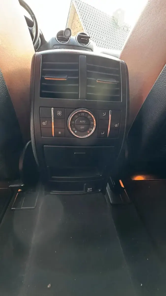Gebraucht Mercedes ML350 AMG 231 PS (169 kW) 2010 Schwarz SUV