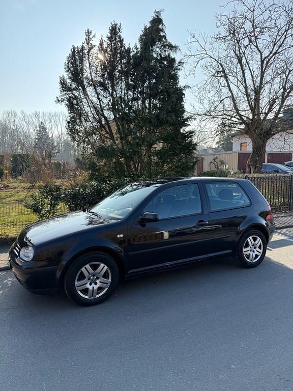 Gebraucht VW Golf IV Basis 75 PS (55 kW) 2002 Schwarz Limousine