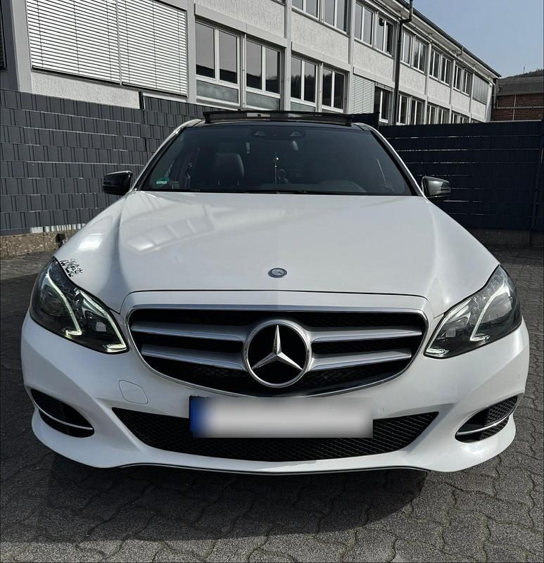 Gebraucht Mercedes E250 204 PS (150 kW) 2014 Silber Limousine
