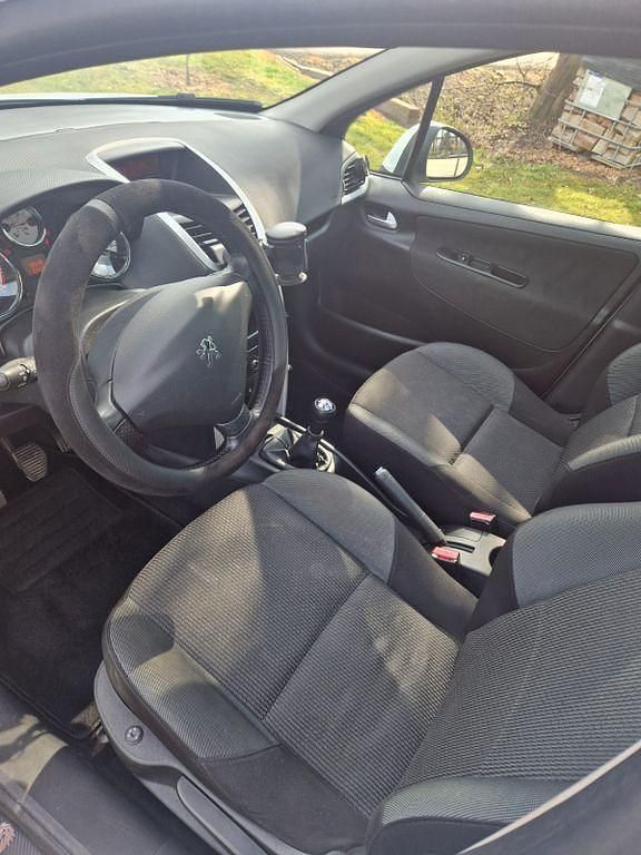 Gebraucht Peugeot 207 Premium 95 PS (69 kW) 2011 Weiß Kombi