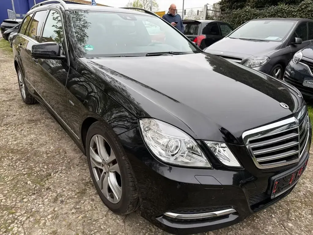 Second-hand Mercedes E350 265 CP (194 kW) 2011 Negru Break