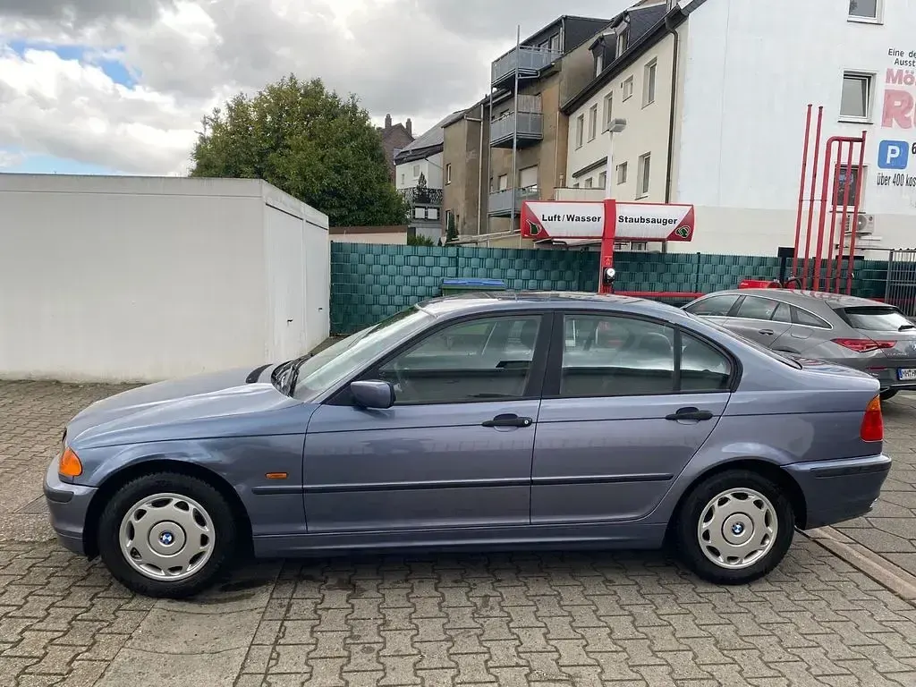 Brugt BMW 318 116 HK (85 kW) 1998 Blå Sedan