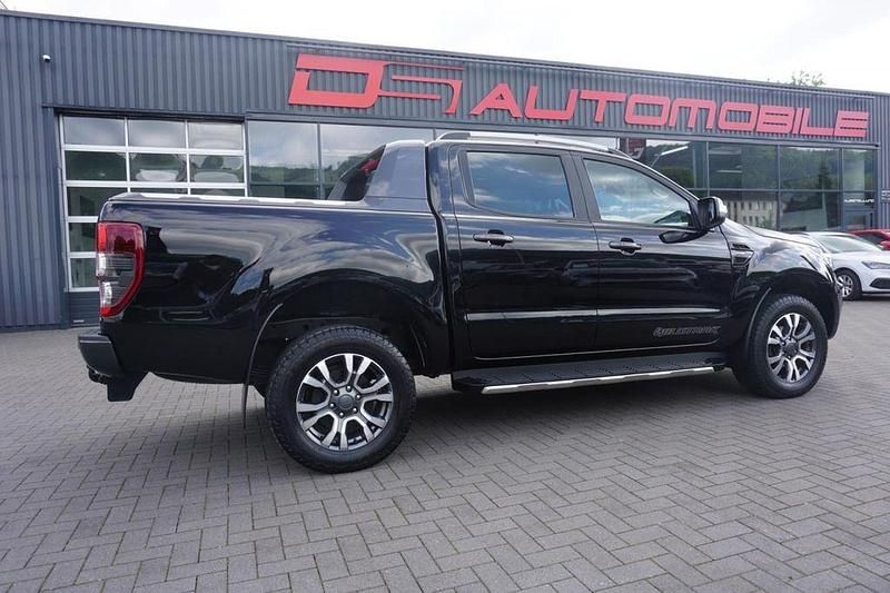 Obsidianschwarz (metallic) Gebraucht 2022 Ford Ranger Wildtrack Abholung | 31.990 € (Superpreis) - Bild 1/4