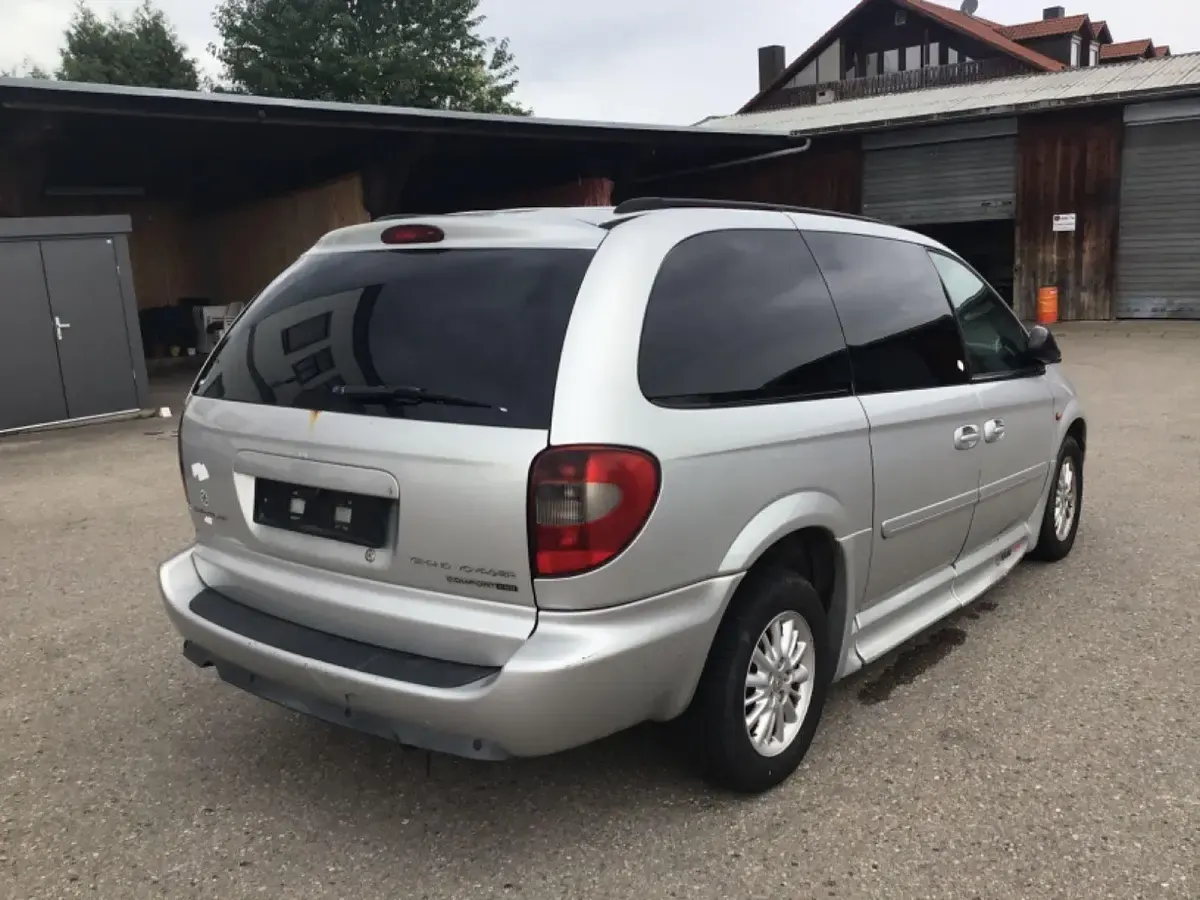 Gebraucht Chrysler Grand Voyager Limited 150 PS (110 kW) 2007 Silber Van / Kleinbus