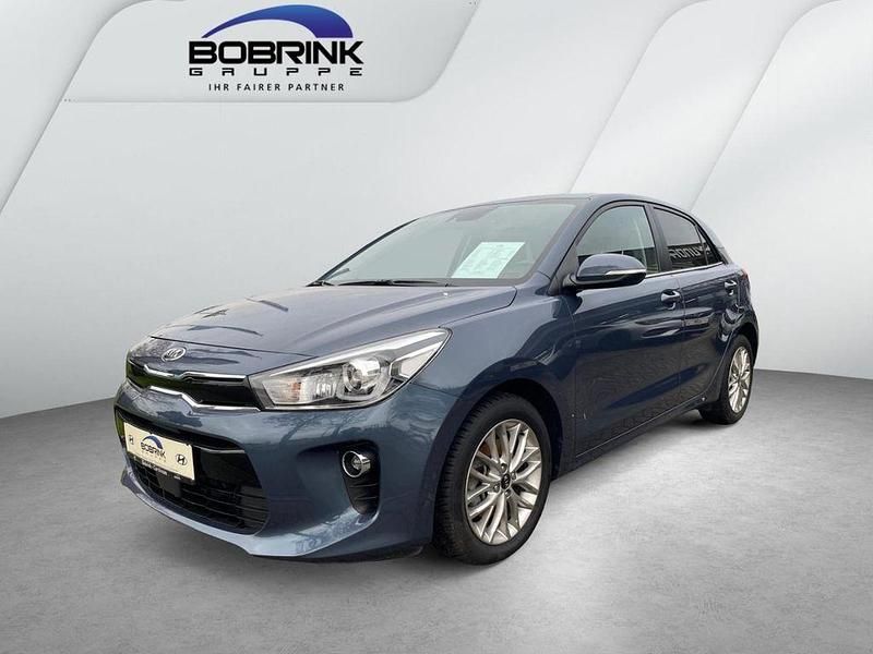 Blau Gebraucht 2018 Kia Rio Spirit Limousine | 12.790 € (Fairer Preis) - Bild 1/4