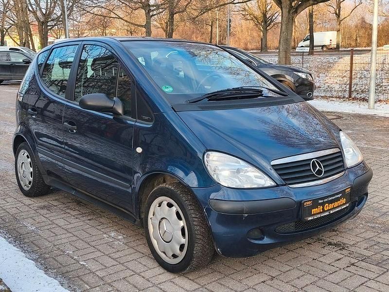 Blau Gebraucht 2003 Mercedes A160 Classic Van / Kleinbus | 2.499 € (Fairer Preis) - Bild 1/4