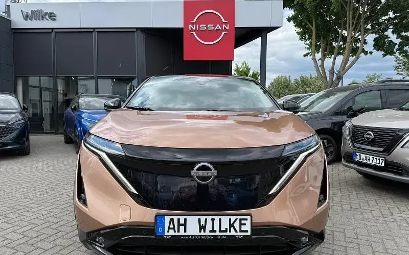 Neu Nissan Ariya Advance 160 kW (218 PS) 2025 Gold SUV