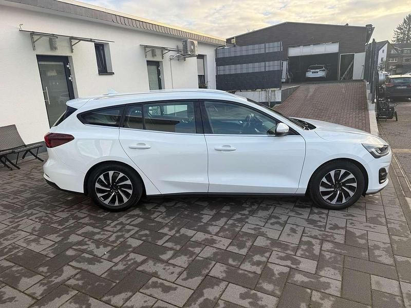 Gebraucht Ford Focus Titanium 116 PS (85 kW) 2024 Frostweiß Kombi