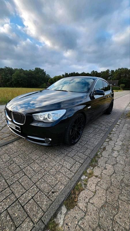 Gebraucht 2009 BMW 530 Coupé | 10.900 € (Etwas zu teuer) - Bild 1/4