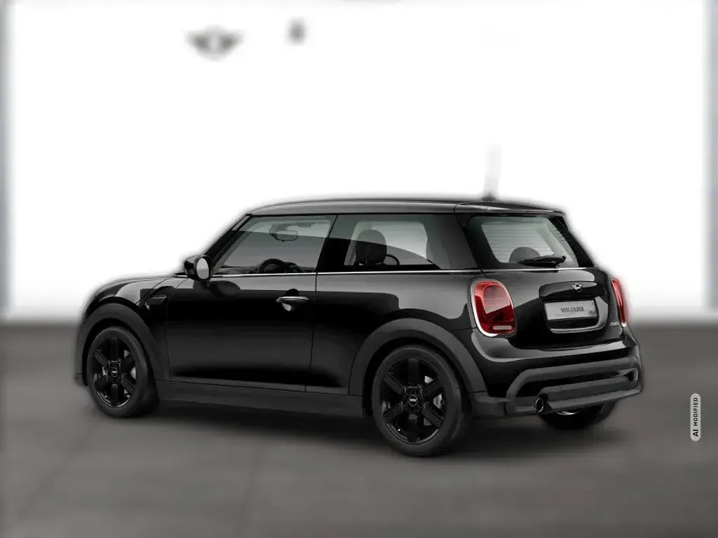 Gebraucht Mini Cooper Hatch 136 PS (100 kW) 2023 Schwarz metallic Kleinwagen