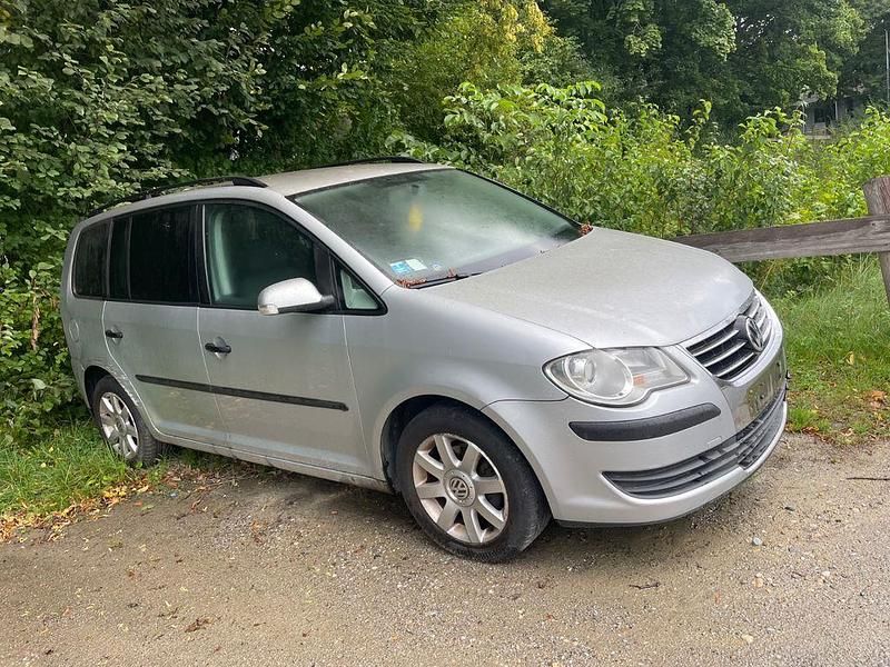 Silber Gebraucht 2008 VW Touran Van / Kleinbus | 1.490 € (Guter Preis) - Bild 1/4