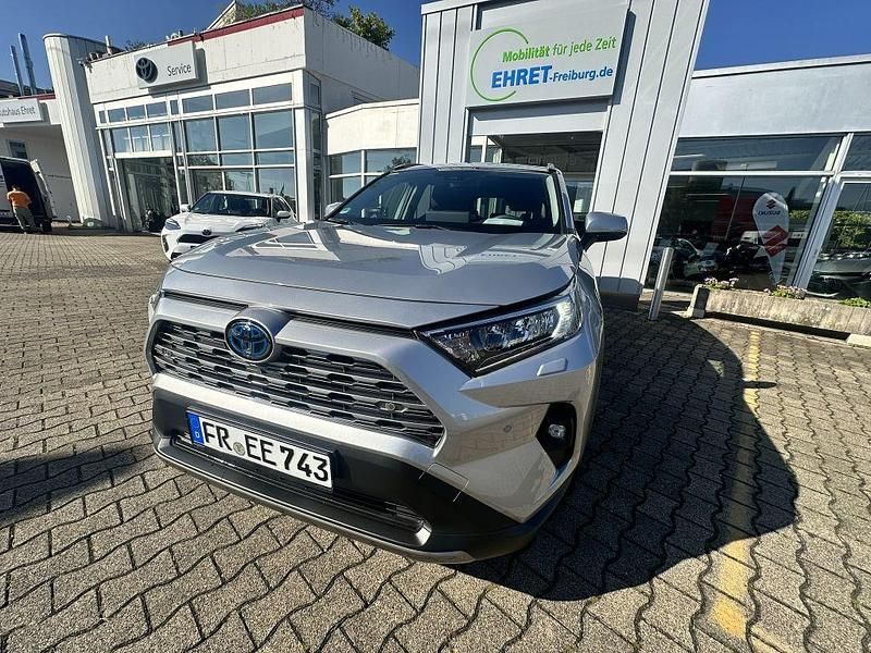 Gebraucht 2024 Toyota RAV4 Hybrid Team SUV | 43.900 € (Fairer Preis) - Bild 1/4