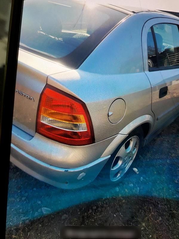 Gebraucht Opel Astra 85 PS (62 kW) 1999 Silber Kleinwagen