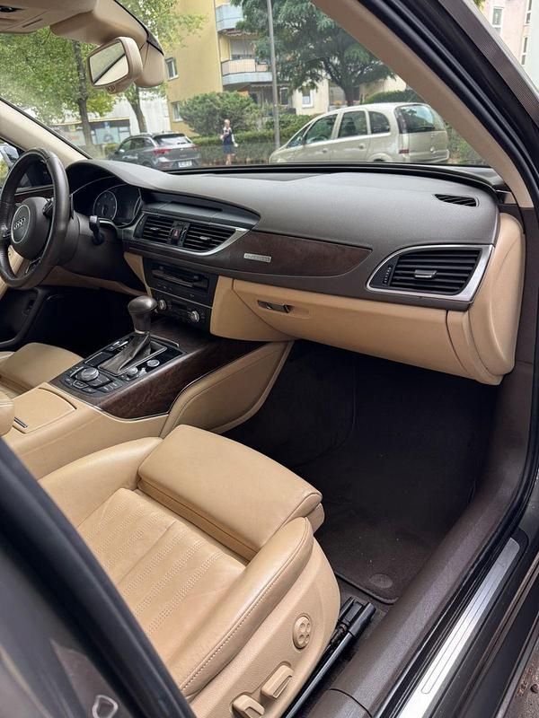 Gebraucht Audi A6 Ambiente 245 PS (180 kW) 2014 Grau Kombi