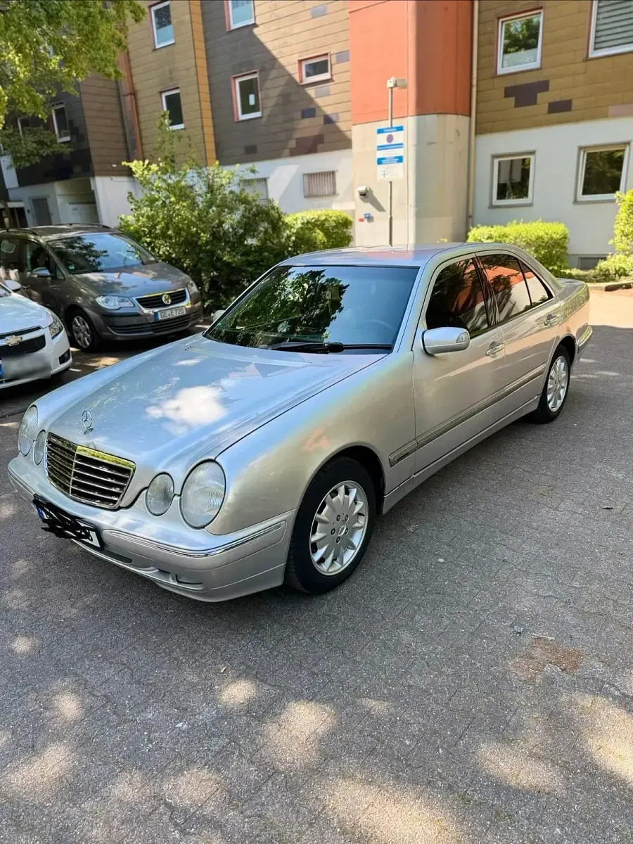 Gebraucht Mercedes E200 2000 Silber Limousine