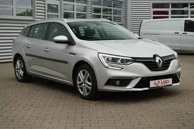 Gebraucht Renault Mégane IV 132 PS (97 kW) 2018 Silber Limousine