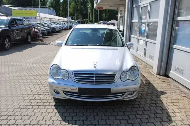 Gebraucht Mercedes C180 143 PS (105 kW) 2007 Iridiumsilber  metalliclack Limousine