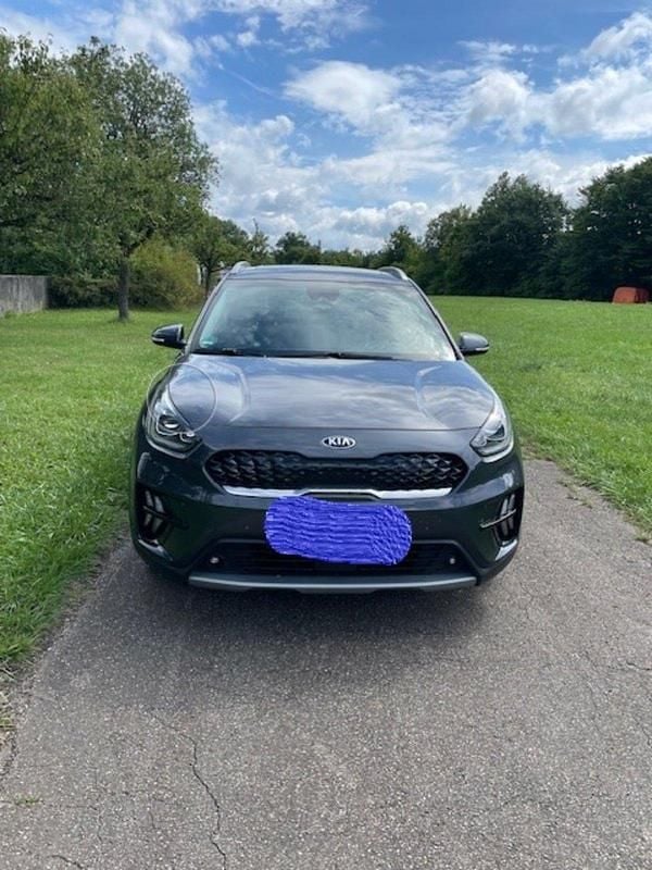 Grau Gebraucht 2021 Kia Niro Spirit SUV | 22.650 € (Superpreis) - Bild 1/4