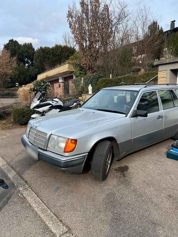 Usata Mercedes E220 150 CV (110 kW) 1993 Argento Station wagon