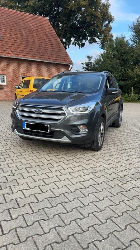 Grau Gebraucht 2018 Ford Kuga SUV | 11.000 € (Superpreis) - Bild 1/4