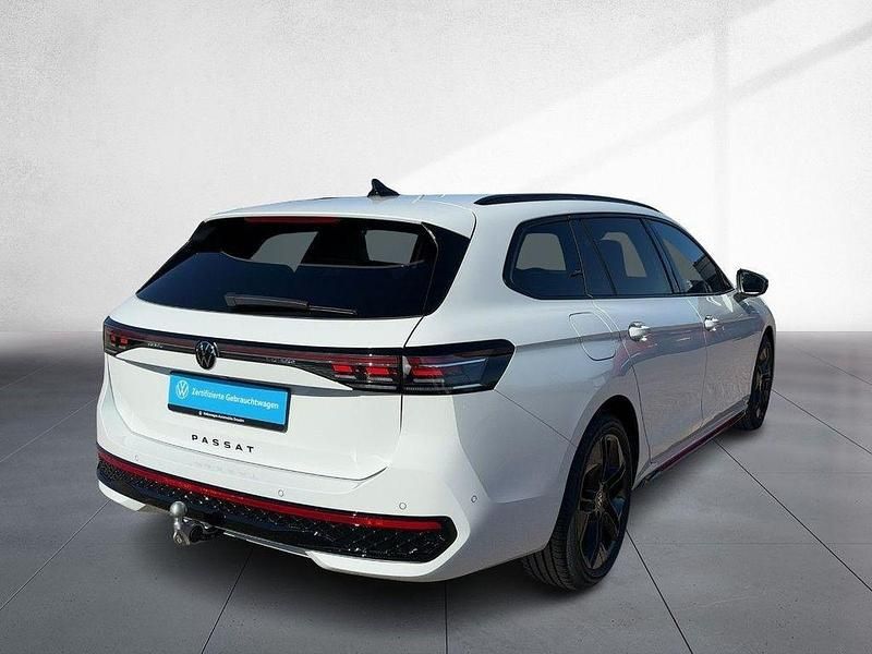 Gebraucht VW Passat R-line 150 PS (110 kW) 2025 Pure white Kombi